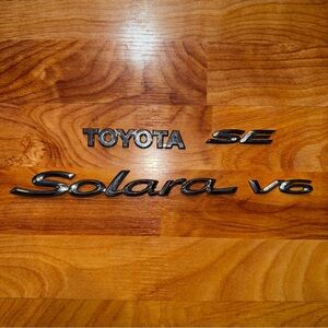 05-09 Toyota Solara Se Decorative Logo 75447-AA040 Emblem 75442-AA040 Decals Set